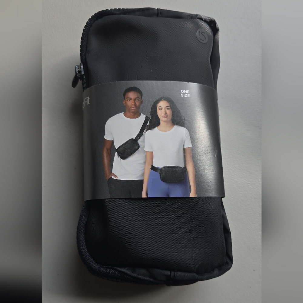 🆕️ Gapfit Black Belt Bag